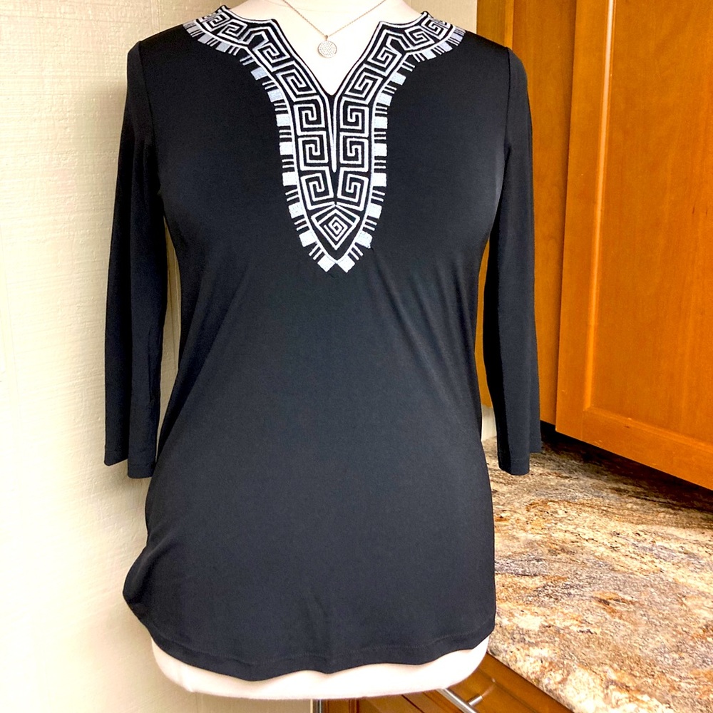 Susan Graver black and white top.